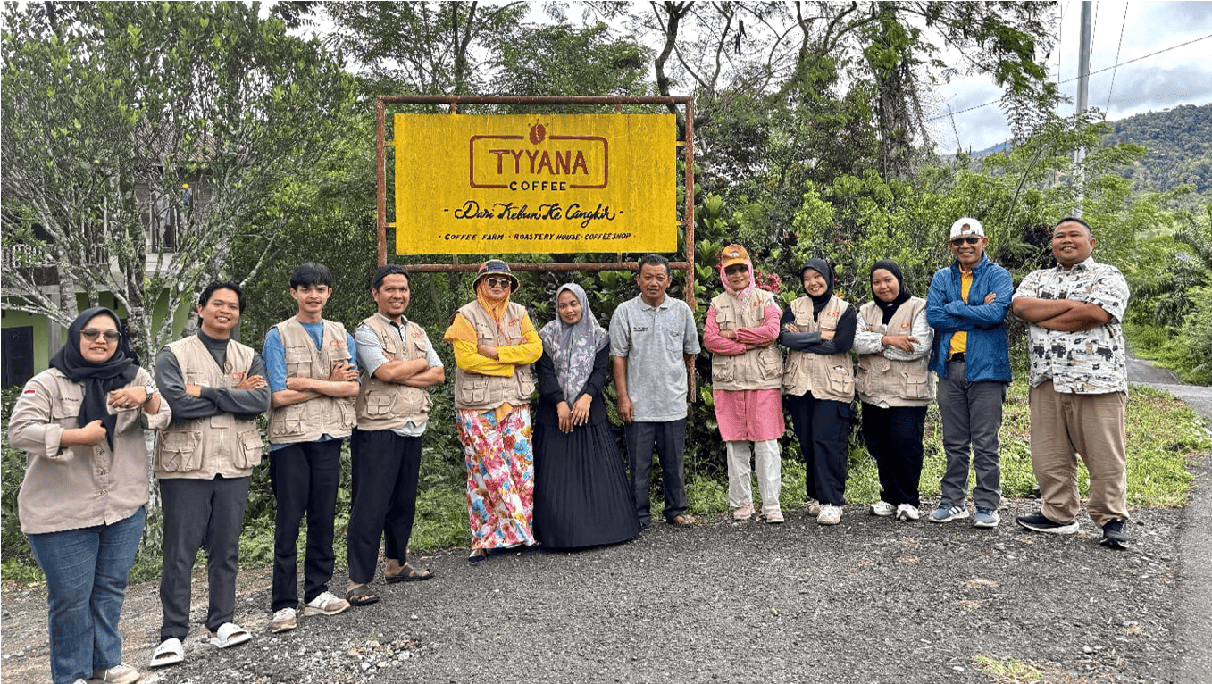 Penelitian SiNergi PPNP dan CERI Telusuri Pengetahuan Lokal "Profesor Kopi" di Tyyana Coffee, Tapanuli Selatan